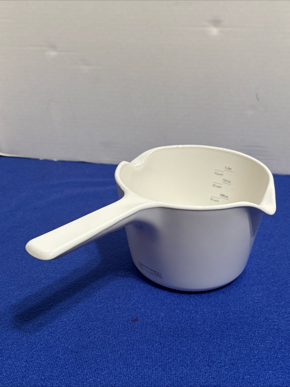 Corningware 1 quart measuring cup